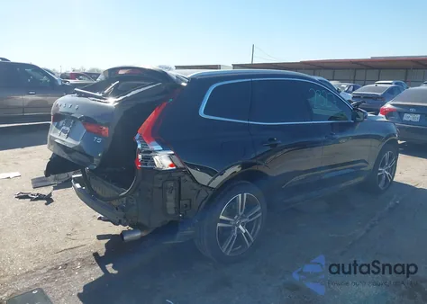 2020 Volvo Xc60 T5 Momentum z USA, uszkodzony, nr VIN YV4102DK1L1470223